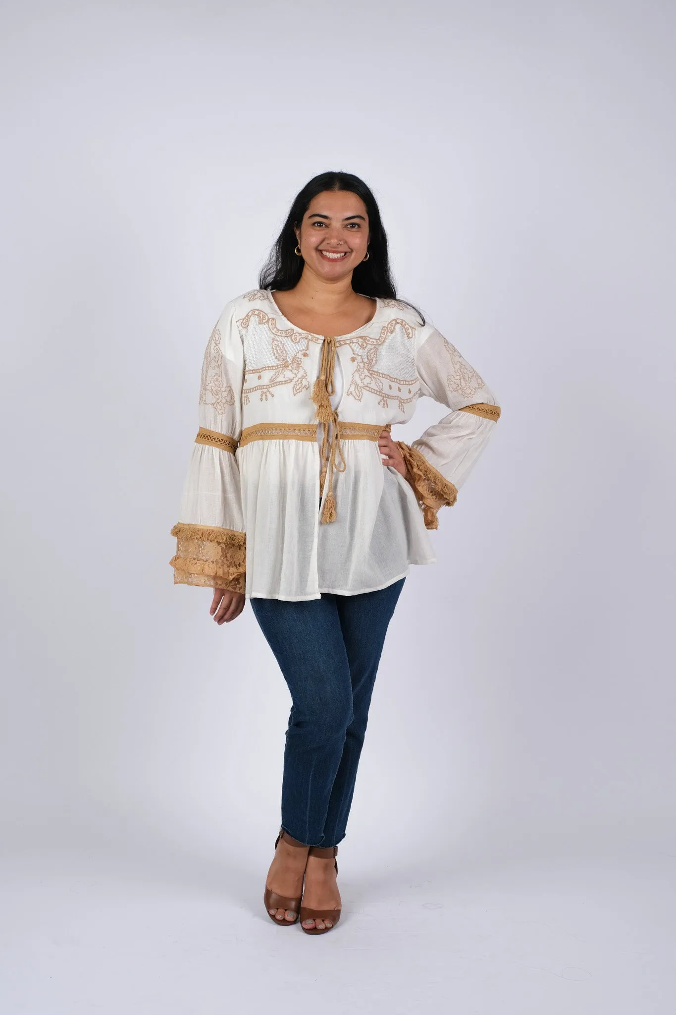 225083 Vintage Embroidered White Kimono