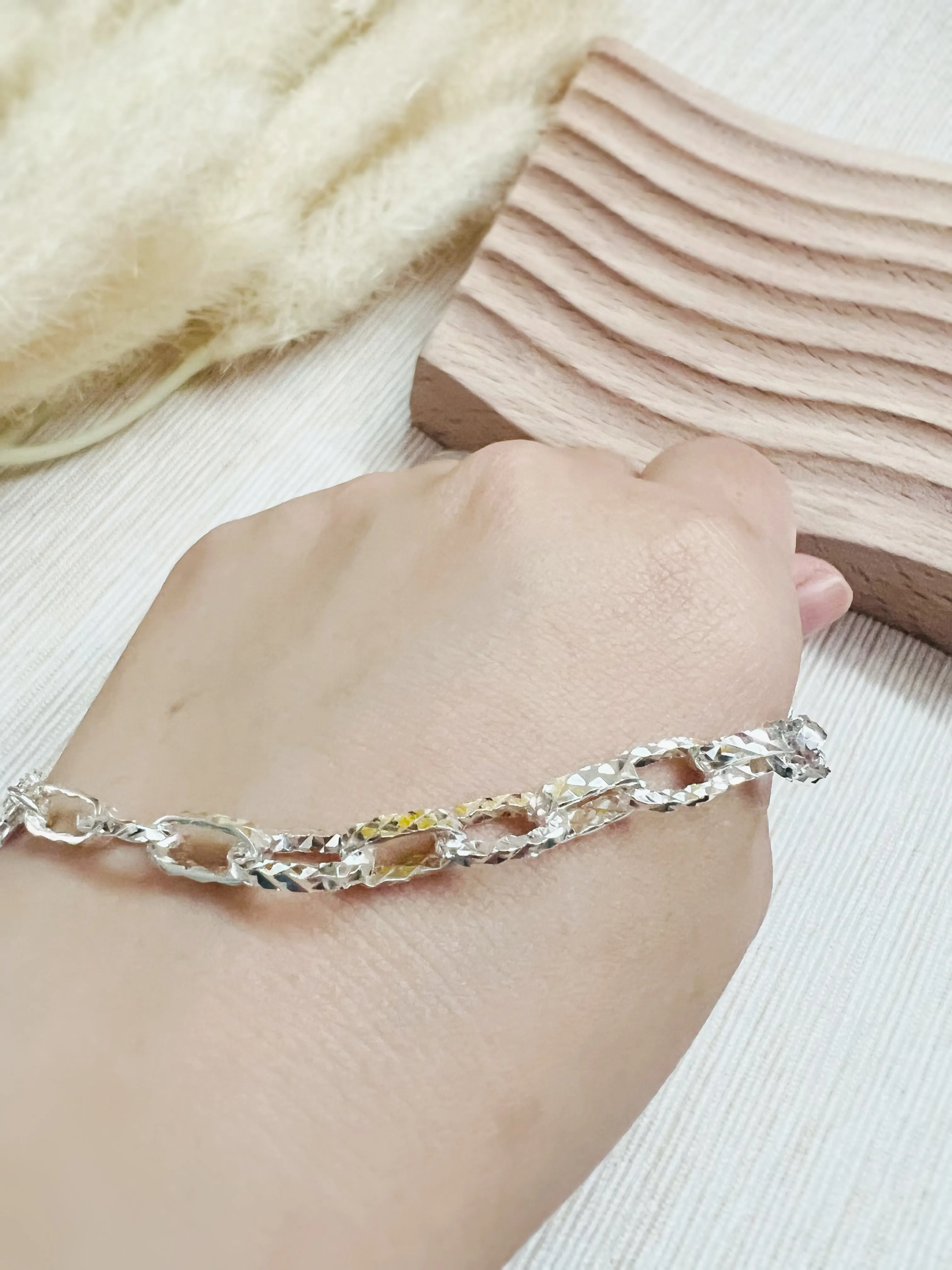 Unique Thicker Bracelet LB2326