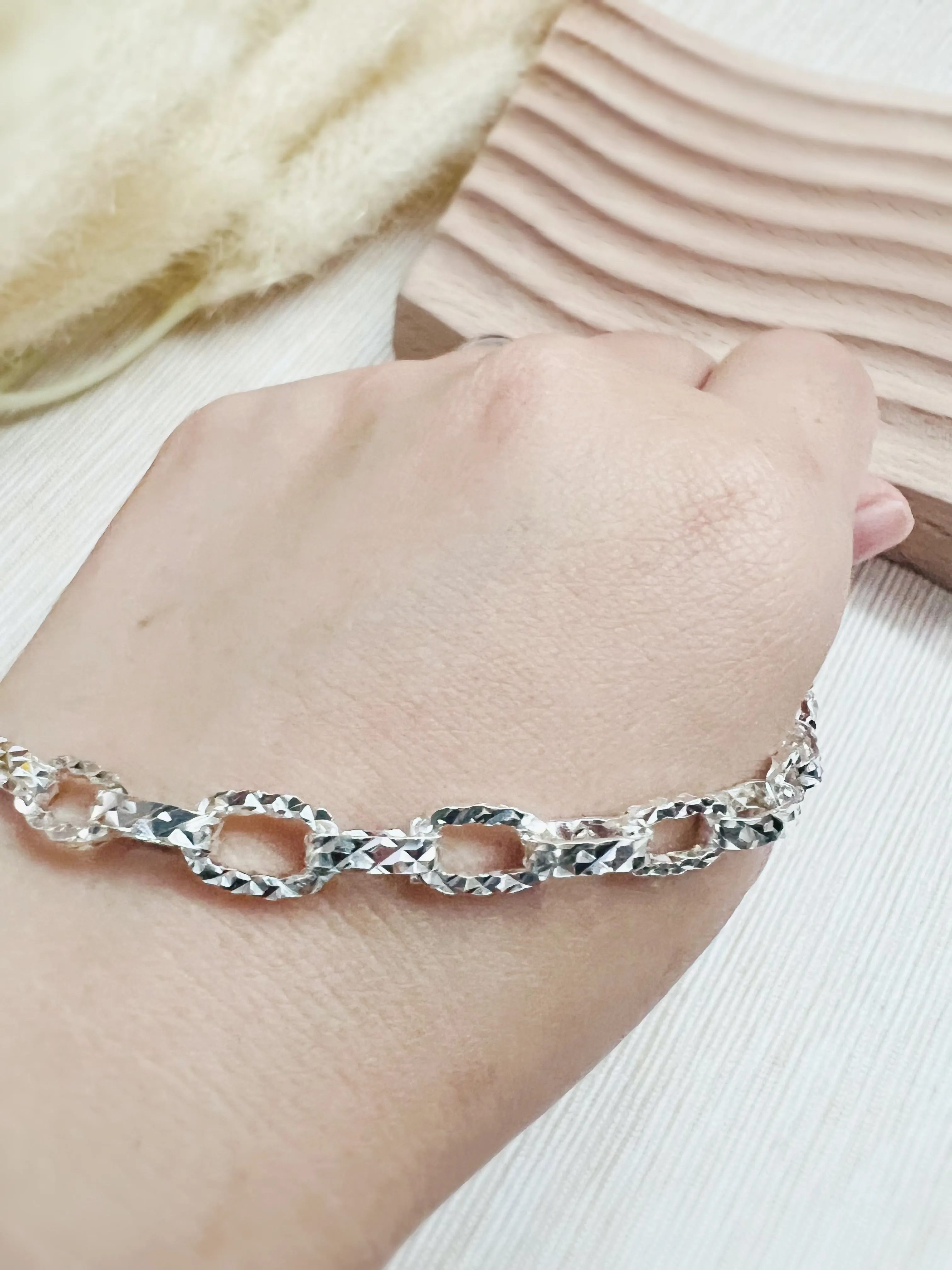 Unique Thicker Bracelet LB2326